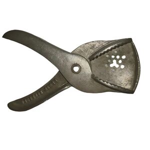 VINTAGE Lemon (or lime) Squeezer.